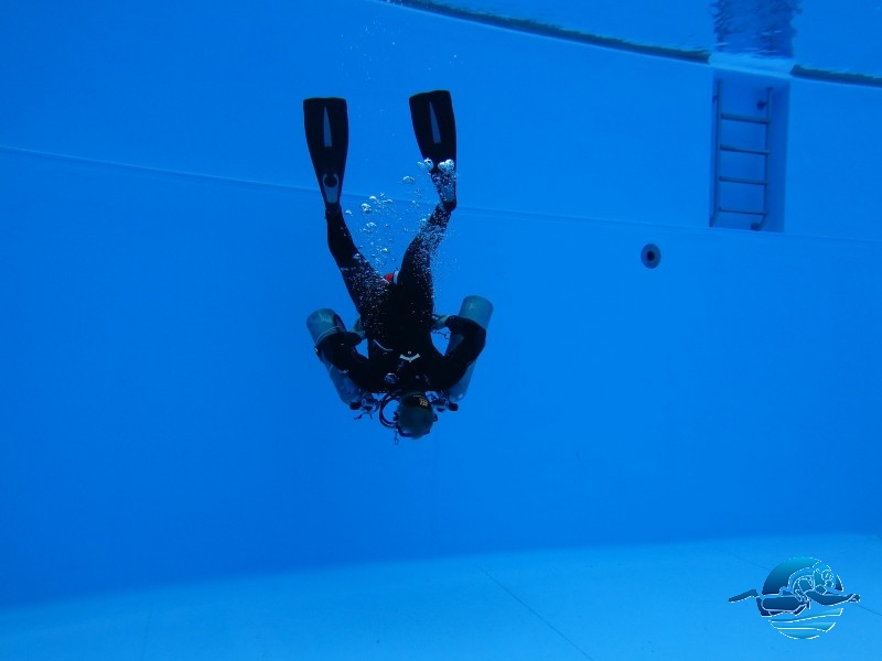 Chris Razor2 Pool Sidemount 2