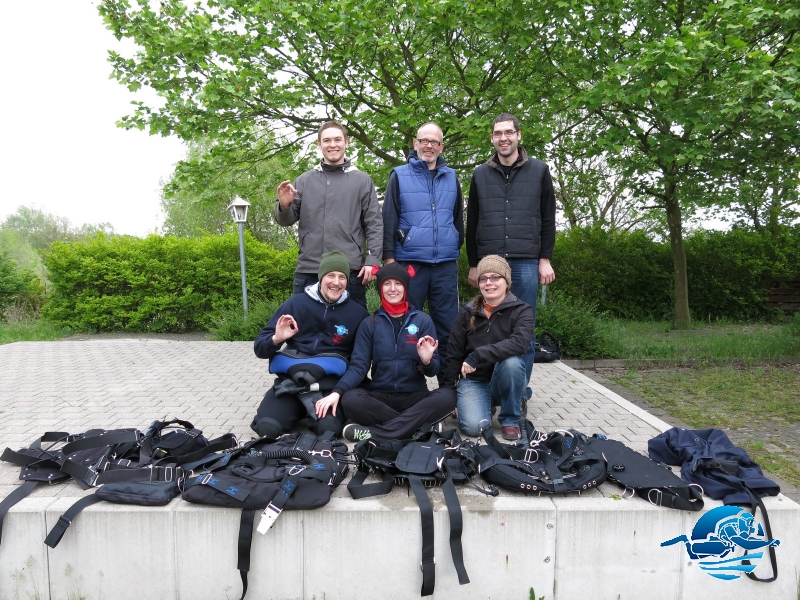 Sidemount Testevent Seahorse Kronau Testteam mit einem Teil der Testsysteme 02