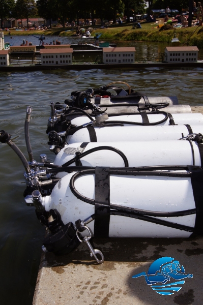 Sidemount Tanks vorbereitet