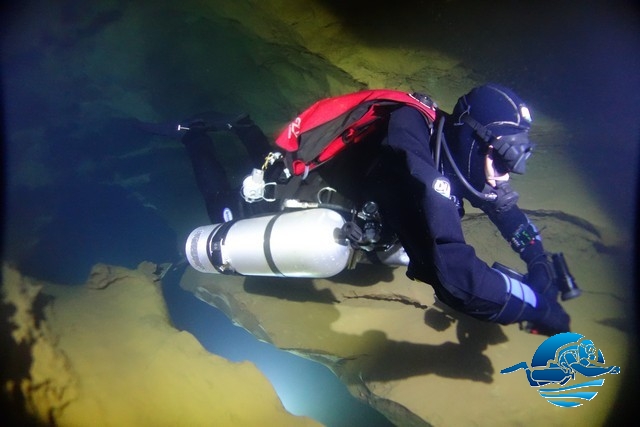 Sidemount Cave Frankreich 1 September 2015