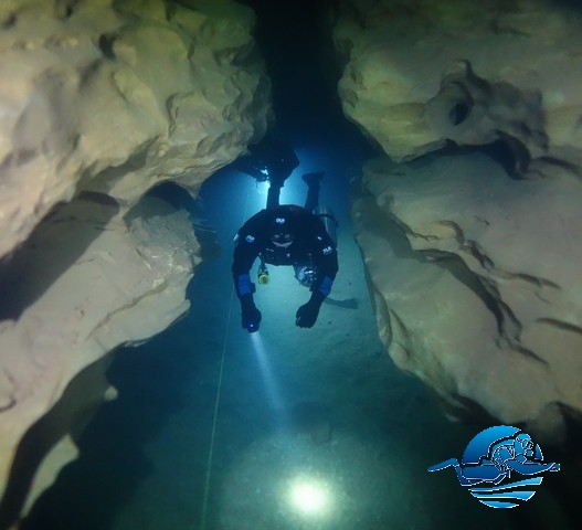 Sidemount Cave Frankreich 9 September 2015