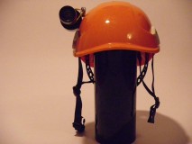 Helm mit Lampe, frontal